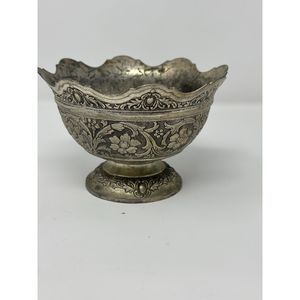 Charming Vintage Sterling Silver Bowl/Trinket Bowl/Cup/Dish with Repousse Motifs